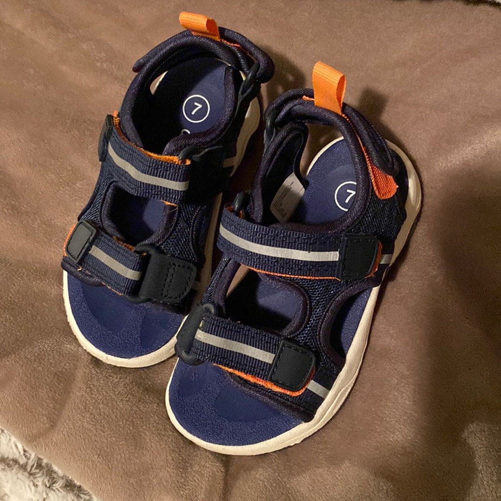 Toddler Sz 7 sandals